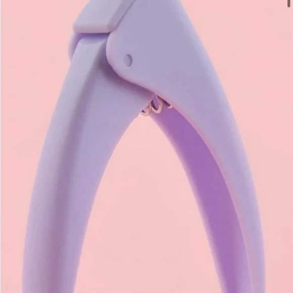 (GAVE AS A GIFT!   PURPLE NAIL CLIPPERS  (NWT) - Picture 6 of 6
